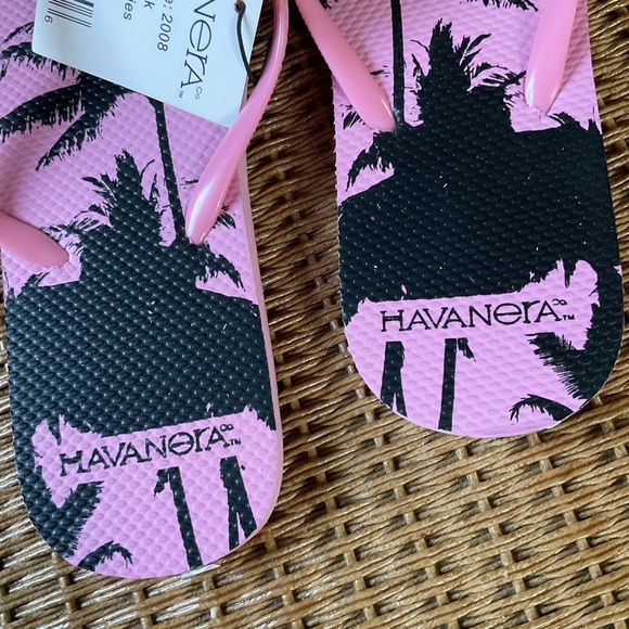 🌴🌸🌴 Havanera Flip Flops 🌴🌸🌴 - Picture 3 of 6